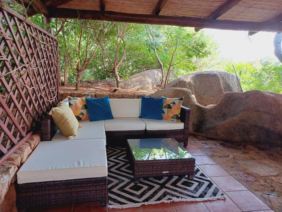 Suite Mirialveda San Pantaleo Ngoại thất bức ảnh