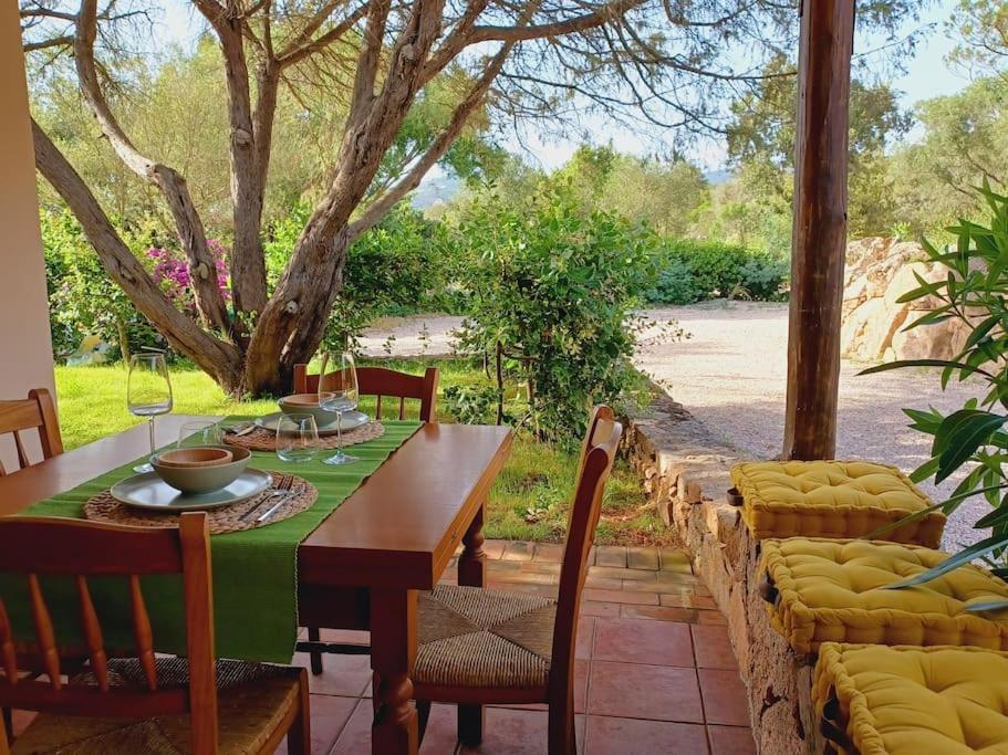Suite Mirialveda San Pantaleo Ngoại thất bức ảnh